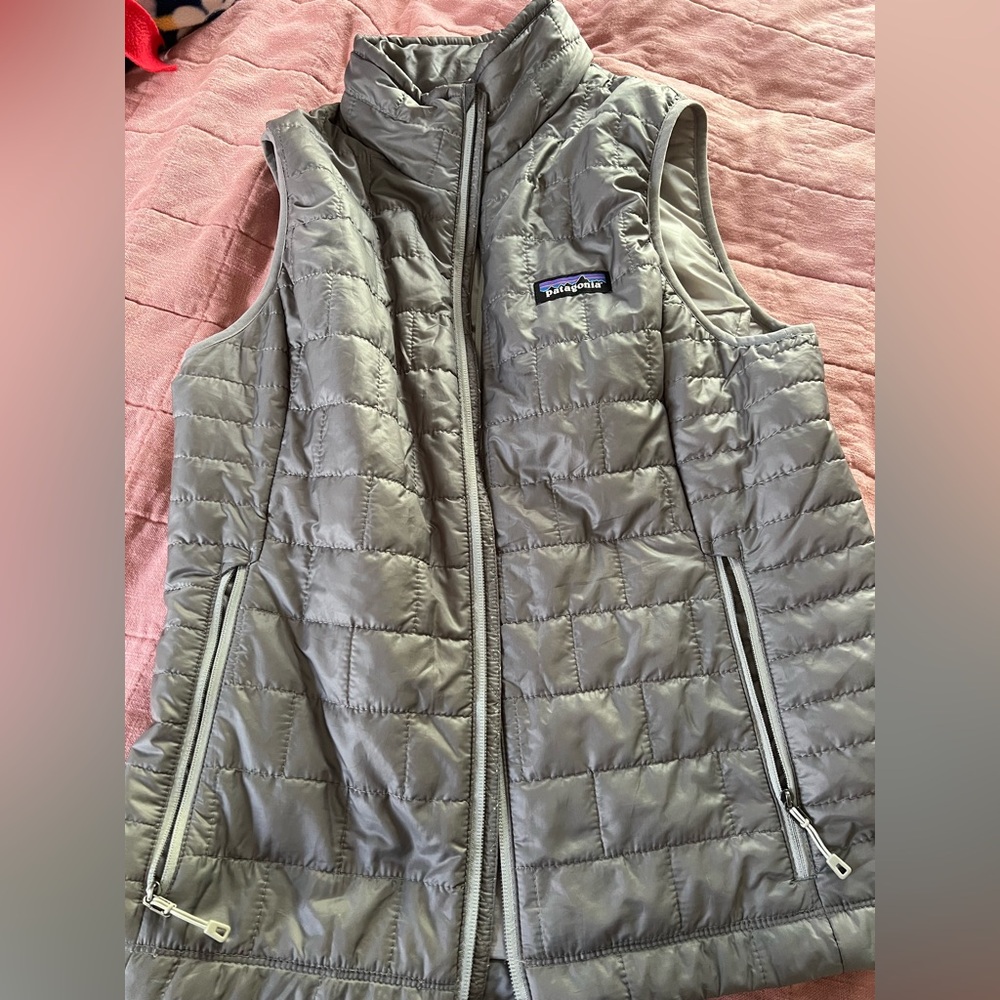 Great Condition- Gray / Patagonia Nano Women’s Vest